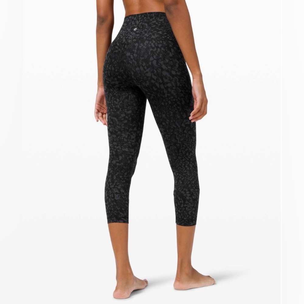 Lululemon Align Crop 23”, Size 6